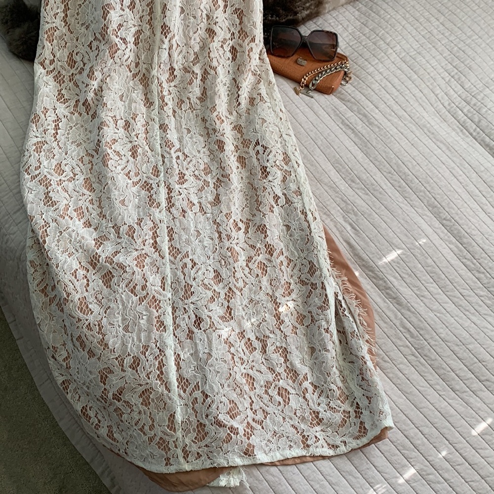 NWT Showpo Do+Be Looking Me Over Off white lace floral boho Maxi Dress large - Picture 7 of 15